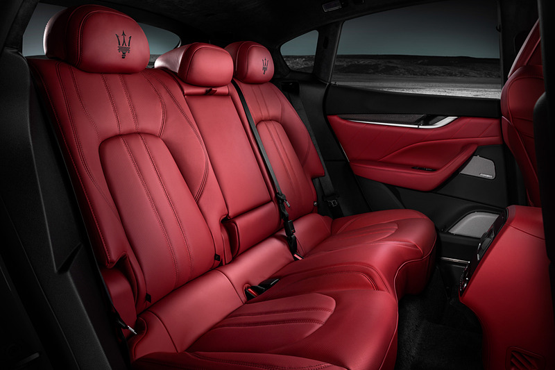 レヴァンテ GTSのインテリアでは「フルプレミアム レザー」を採用して高級感を演出。エルゴノミクスを採り入れて使いやすさも進化させている