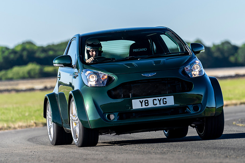 アストンマーティン「V8 シグネット」