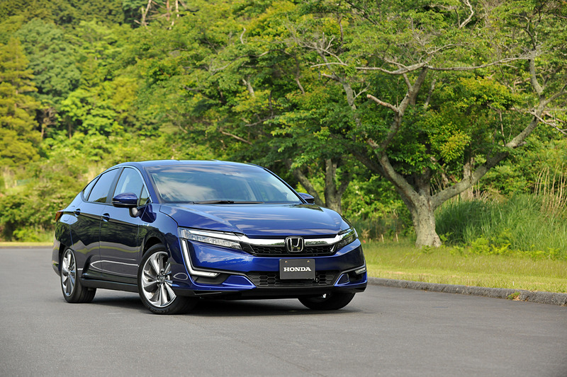 新型「クラリティ PHEV」