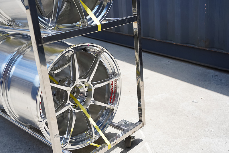 日本のレースではパドックにチームのモーターホームが止まっているが、フライアウェイのタイ戦では、チームのオフィスもサーキットが用意しているプレハブが使われる