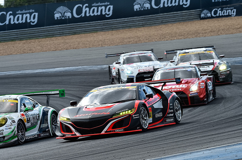 フロント2輪無交換を考え、無理をせずにタイヤをセーブしながら走る道上選手