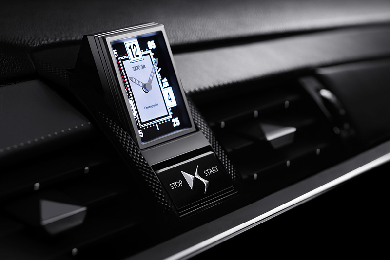 オートクチュールを連想させるような細部にわたるパリらしいこだわりのあつらえと、最新テクノロジーの融合による新しいラグジュアリーの表現を目指したインテリア