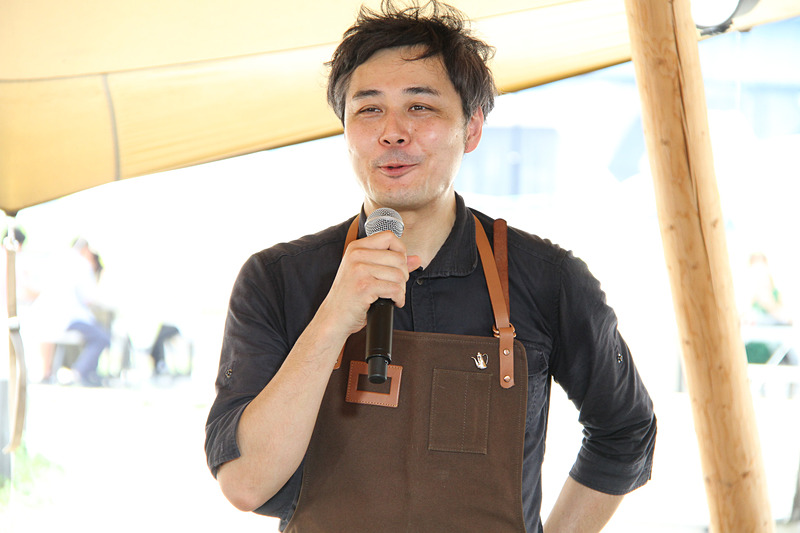 イベントは12時にスタート。開幕の挨拶を行なった後藤氏と青木氏