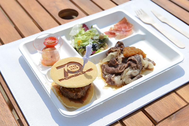 会場では前菜からメインの肉料理に加え、後藤直紀氏によるアイスコーヒーや青木定治氏が監修したかき氷などが振る舞われた