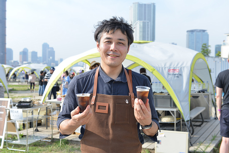 後藤氏は焙煎理論・技術を中心に、素材や製品の検証技術、抽出の基礎理論などを学び、数々の名誉ある賞を受賞。「世界一の焙煎士」と呼ばれる人物