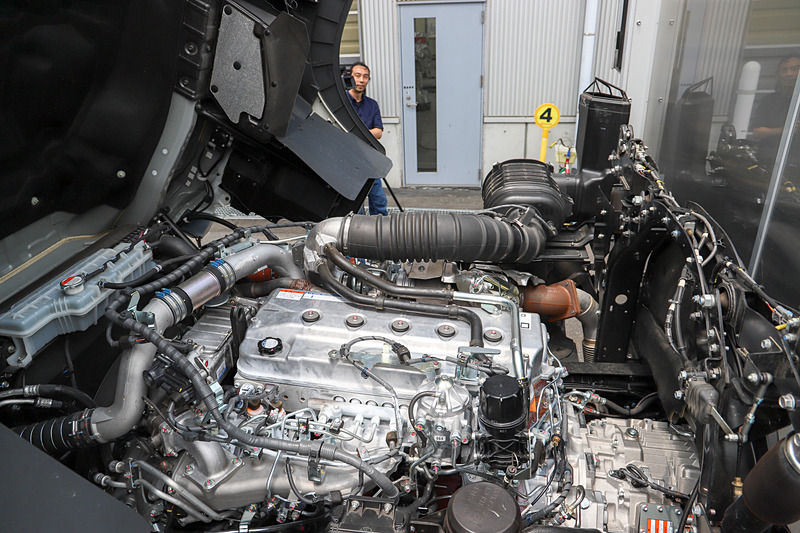 エンジンは279kW（380PS）/1765N･mを発生する9.0リッターの「A09C」型