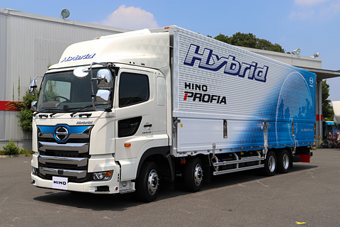 日野自動車、2019年夏に発売する大型ハイブリッドトラック「プロフィア