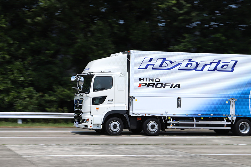 説明会の後には同乗試乗も行なわれた