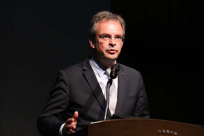 アポッド氏はDS 7 クロスバックが大きな成功を収めており、ニューモデル投入の勢いをサポートするため販売ネットワークの拡充を進めていると解説