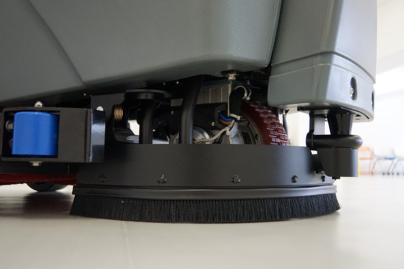 写真右のブラシの前にあるのがライダーセンサー