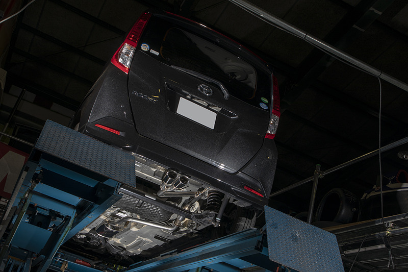 ダイハツ工業「トール」用パーツをトヨタ自動車「ルーミー」に装着してみた