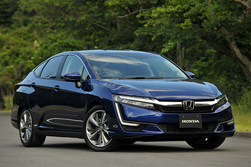 FCV（燃料電池車）の「クラリティ フューエル セル」に続き、新たな電動化車両として追加されたプラグインハイブリッドモデルの「クラリティ PHEV」