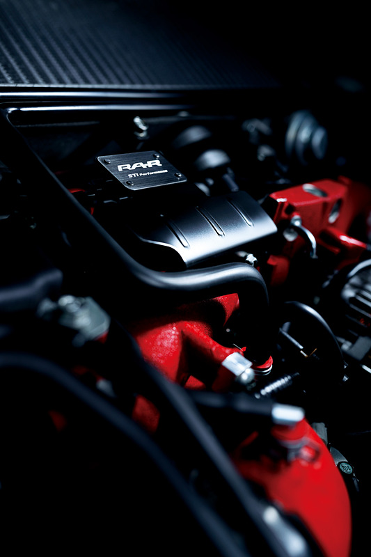 トルクバンドを広くするため「ボールベアリング・ツインスクロールターボ」や「低背圧パフォーマンスマフラー」などを採用