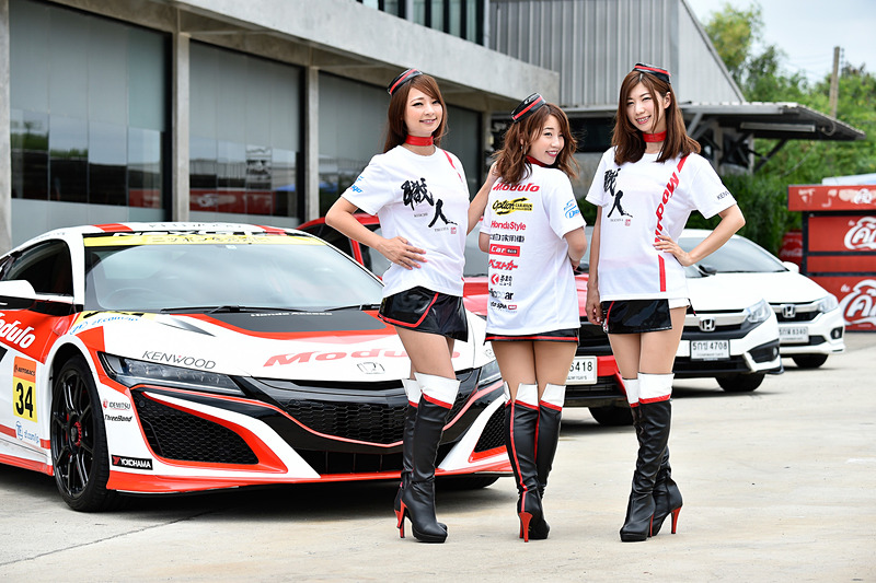 左から、Moduloスマイルの安藤麻貴さん、Moduloプリティのはるまさん、Moduloプリティの生田ちむさん