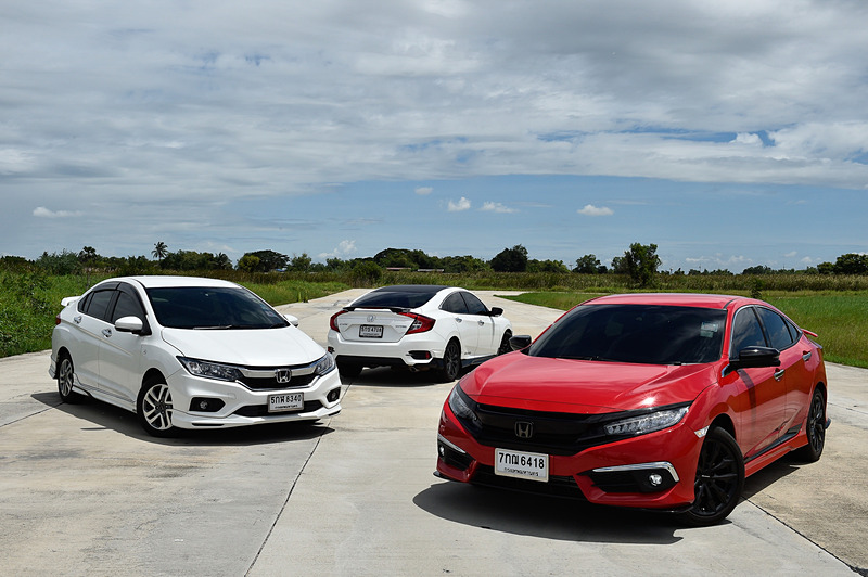 体験走行の先導車に使われた3台