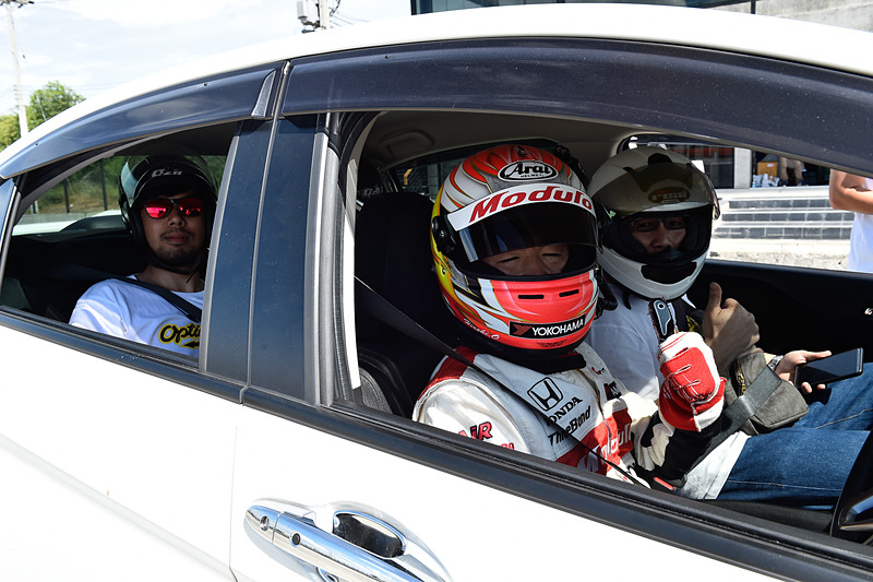 こちらは後ろにも乗せている大津選手