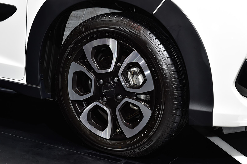 JAZZ（日本名：フィット）もModulo仕様になっていた