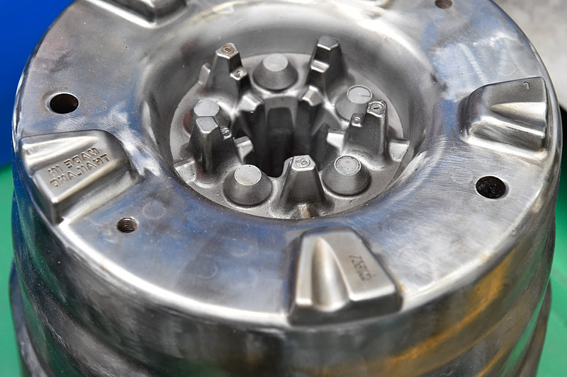 アッパーモールド