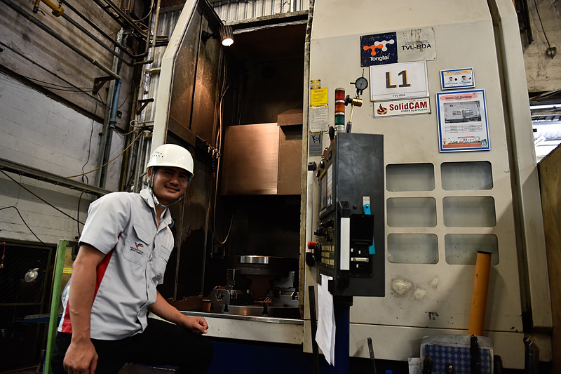 型を製造するマシン