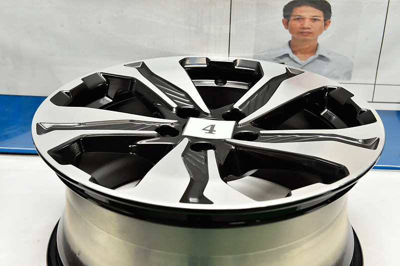 塗装工程の各工程のホイール