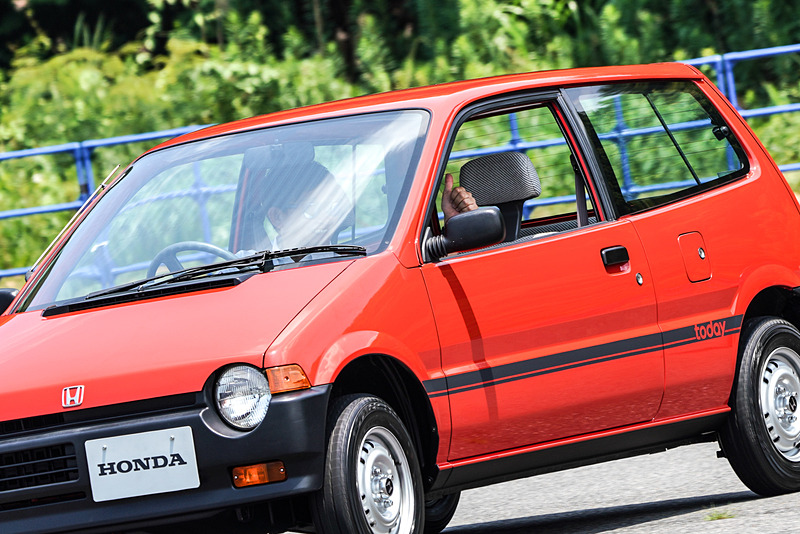 “トゥデイ道上”コールに手を上げて応える道上選手