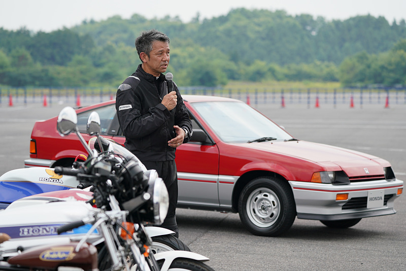 バラードスポーツ CR-X、RC30、CBX400F、CB750F、A型を前にトーク