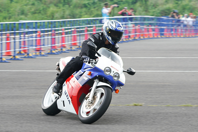 VFR750R（RC30）（1988年）