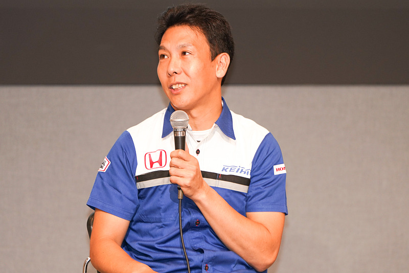 「KEIHIN REAL RACING」よりSUPER GT500クラス参戦中の4輪ドライバー小暮卓史選手