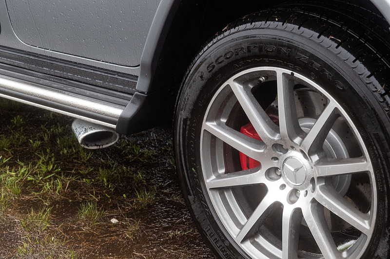 メルセデスAMG G 63はメルセデスAMGが完全自社開発したV型8気筒4.0リッター直噴ツインターボ「M177」エンジンを搭載。従来型に比べ10kW（14PS）増の最高出力430kW（585PS）/6000rpm、90N・m増の最大トルク850N・m（86.7kgf・m）/2500-3500rpmを発生