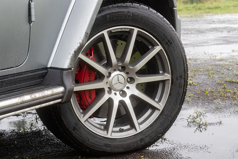 メルセデスAMG G 63はメルセデスAMGが完全自社開発したV型8気筒4.0リッター直噴ツインターボ「M177」エンジンを搭載。従来型に比べ10kW（14PS）増の最高出力430kW（585PS）/6000rpm、90N・m増の最大トルク850N・m（86.7kgf・m）/2500-3500rpmを発生