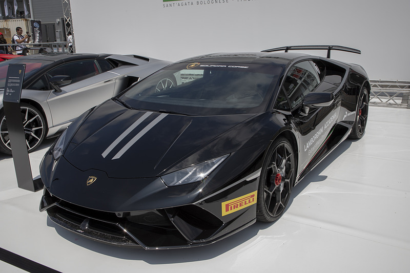 ランボルギーニ ウラカン ペルフォルマンテ クーペ