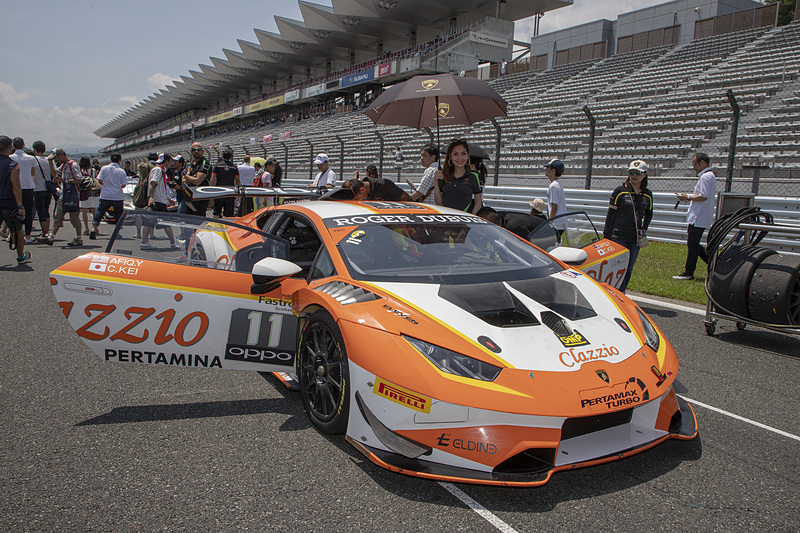 2位は11号車。2位までがPROクラスで、3位はPRO-AMクラスの68号車