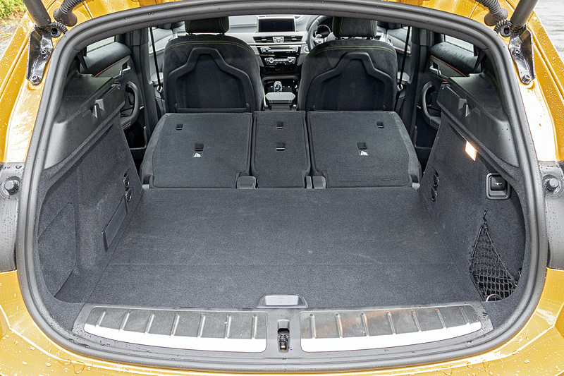 ラゲッジ容量は470Lだが、後席を折り畳むことで最大1355Lまで拡大可能