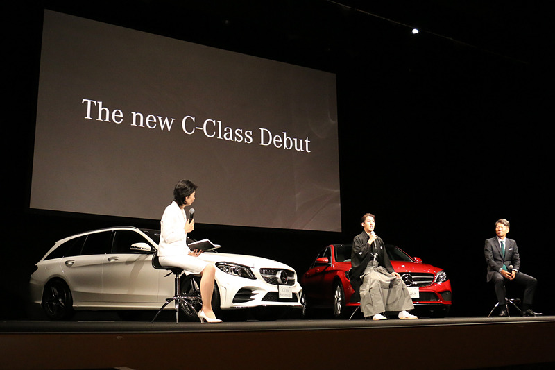 発表会の後半では、羽織袴姿に着替えた尾上右近さんと上野氏によるトークセッションも実施