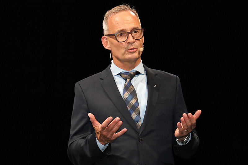 独ダイムラー AG Cクラス チーフエンジニア クリスティアン・フリュー氏