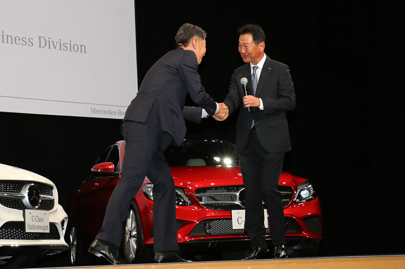 「dカーシェア」の新サービスとなった「Tap！ Mercedes！」について説明する森氏