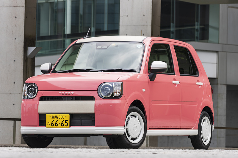 撮影車両のボディカラーはジューシーピンクメタリック。デザインフィルムトップも装着している。グレードはG“SA III”