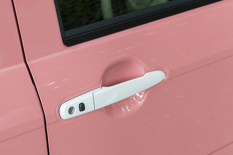 スイートスタイルはドアハンドルもパールホワイト塗装