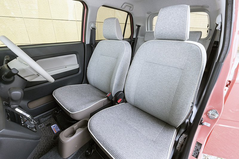 シートは標準車と同じ