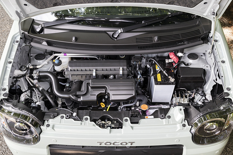 パワートレーンは最高出力38kW（52PS）/6800rpm、最大トルク60N･m（6.1kgf･m）/5200rpmを発生する直列3気筒DOHC 0.66リッターエンジン「KF」型を搭載し、トランスミッションにCVTを組み合わせる。JC08モード燃費は2WDモデルで29.8km/L、4WDモデルで27.0km/L