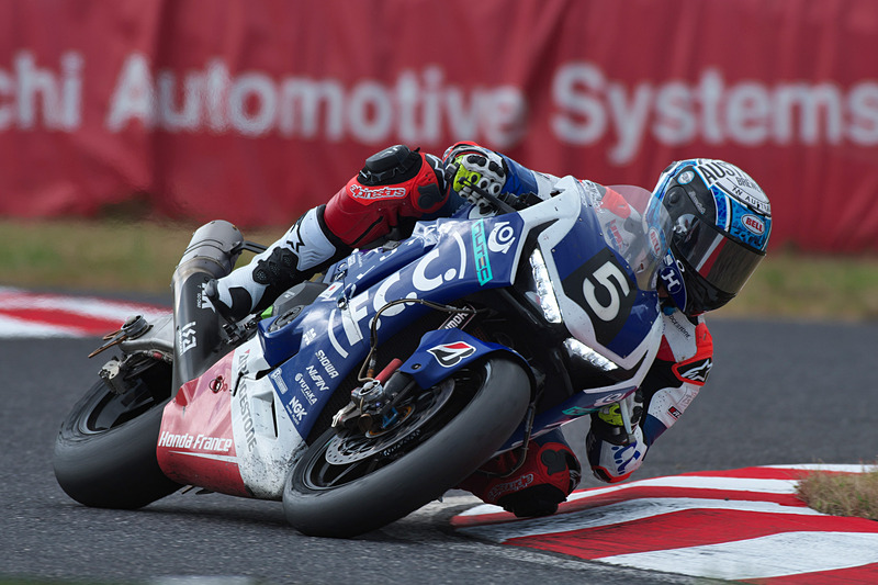 5番手につける5号車F.C.C. TSR Honda France（ジョシュ・フック／フレディ・フォレイ／アラン・テシェ選手、Honda CBR1000RR SP2、BS）