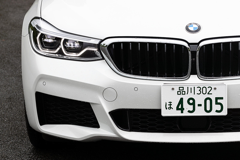 パワートレーンは直列6気筒DOHC 3.0リッター直噴ターボエンジンに8速ATの組み合わせ。最高出力250kW（340PS）/5500rpm、最大トルク450N・m（45.9kmf・m）/1380-5200rpmを発生し、JC08モード燃費は10.9km/Lとなっている