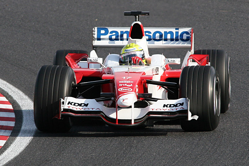 ラルフはトップをキープするが、ピットインで順位を落とした