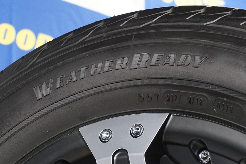 アシュアランス ウェザーレディーのトレッドパターンなど