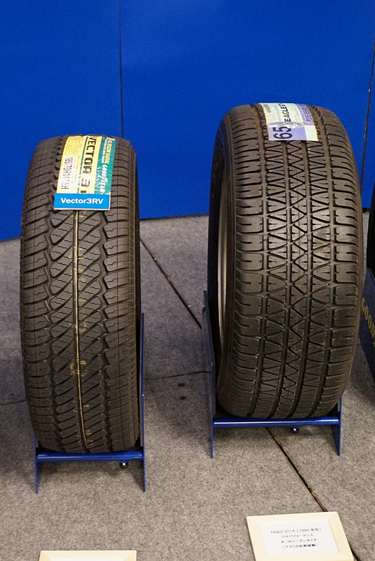 発表会場にはこれまでにリリースした「歴代オールシーズンタイヤ」も展示されていた