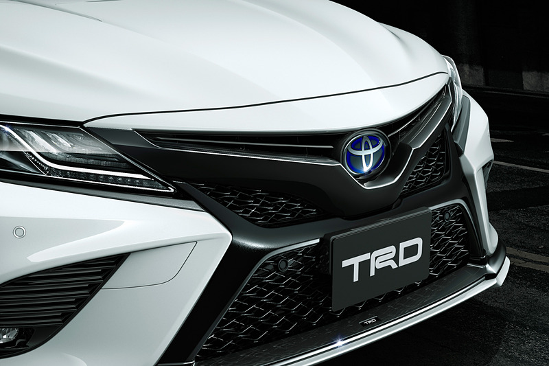 WS専用フロントバンパーガーニッシュ：3万2000円（税別）