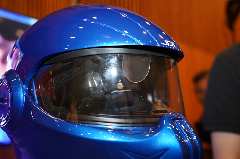 スマートヘルメット「XHD-01」