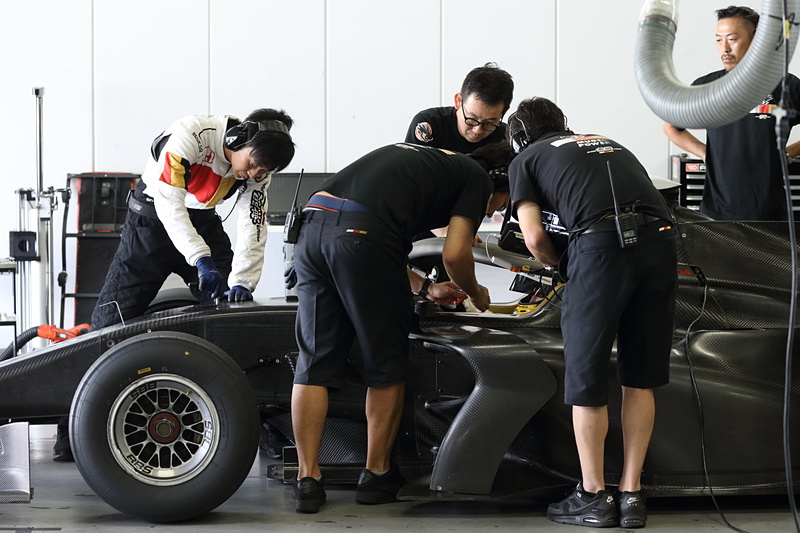 「SF19（ホンダエンジン搭載車）」のテスト風景。TEAM MUGENが担当し、山本尚貴選手がステアリングを握った