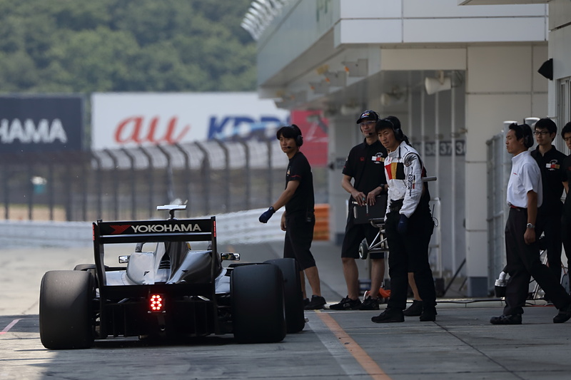 「SF19（ホンダエンジン搭載車）」のテスト風景。TEAM MUGENが担当し、山本尚貴選手がステアリングを握った