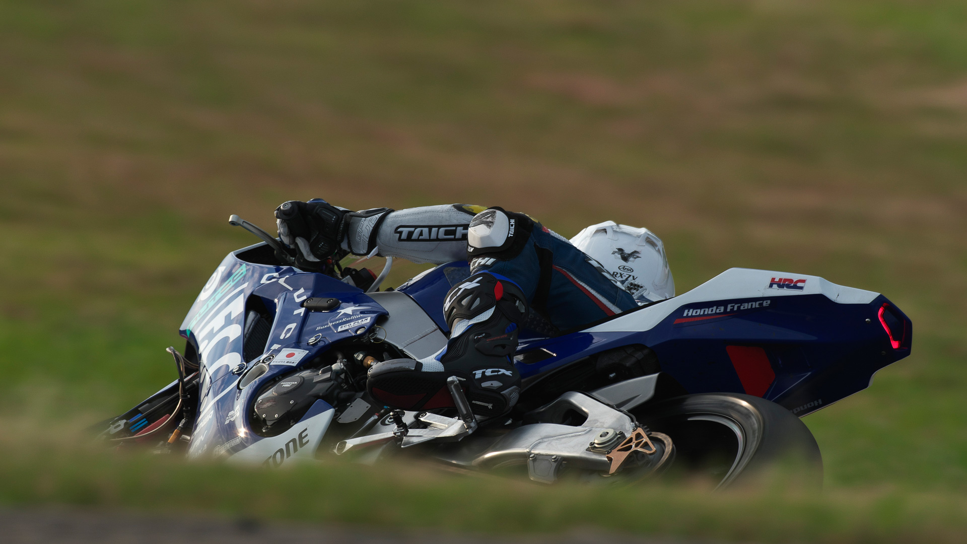 鈴鹿サーキットで7月26日～29日に開催された「2017-2018 FIM世界耐久選手権最終戦“コカ･コーラ”鈴鹿8時間耐久ロードレース第41回大会」